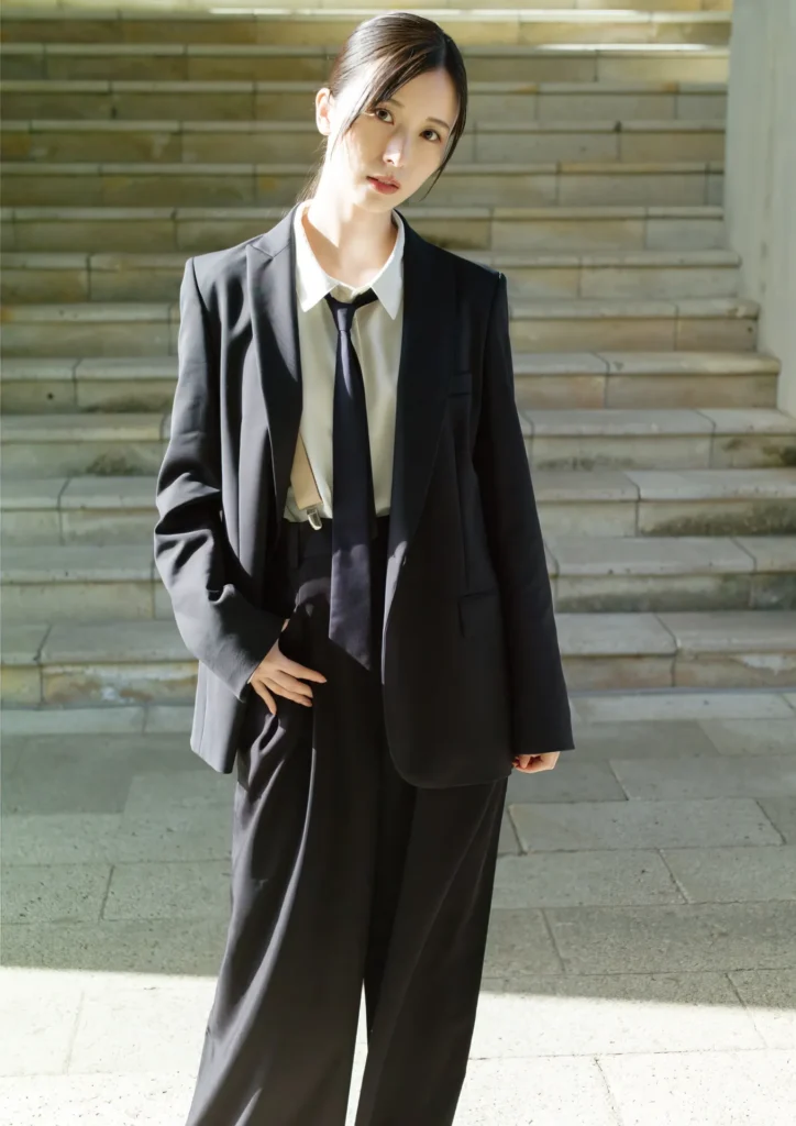 【最新】佐々木琴子1st写真集 明け方の夢 – 预览图