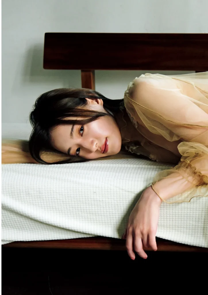 【最新】【電子版だけの特典カット付き】中田花奈　２ｎｄ写真集　掻き立てる – 预览图