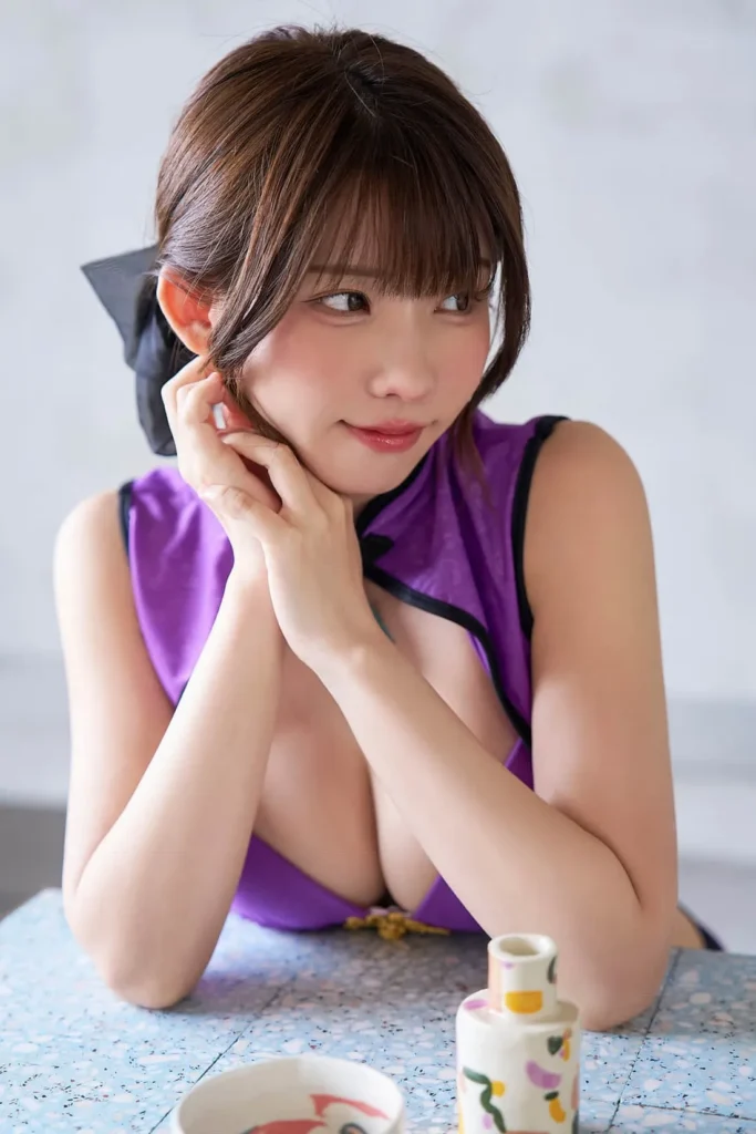 【最新：Enako】漫画アクションデジタル写真集 えなこ「清く、熱く。」