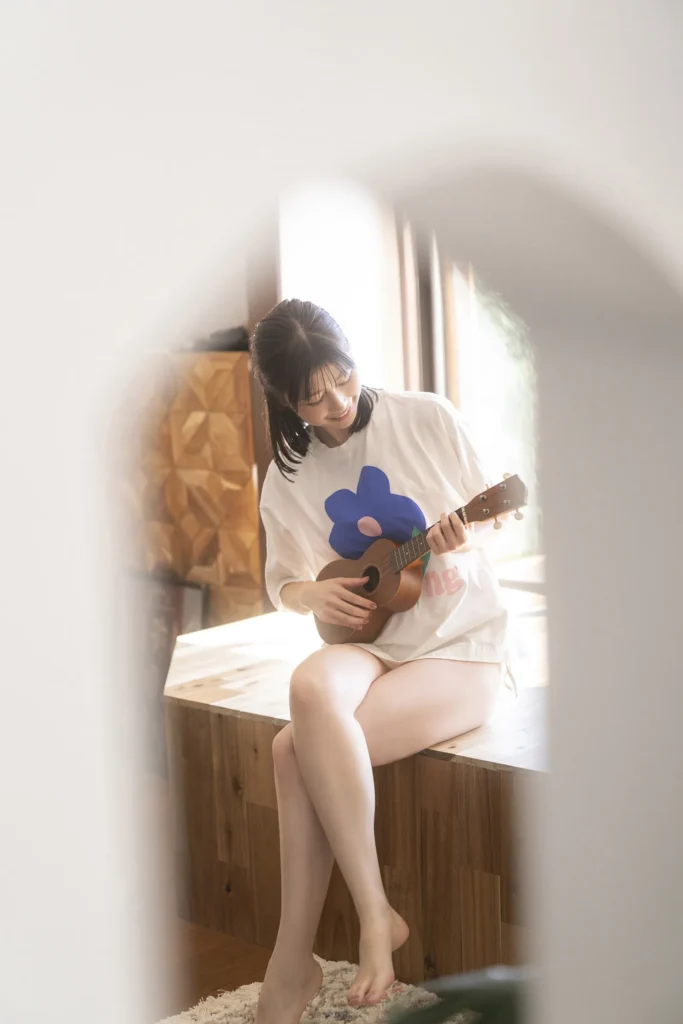 【最新】漫画アクションデジタル写真集 冴木柚葉「いとしき人と過ごす秋…」 – 预览图