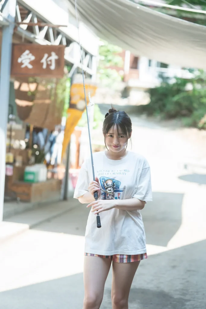 【最新】FLASHデジタル写真集 白濱美兎 僕らが友達だった頃 – 预览图