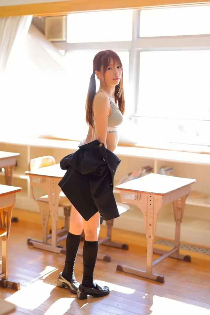 【最新】月野もも 公式フォトブック MOMO100%